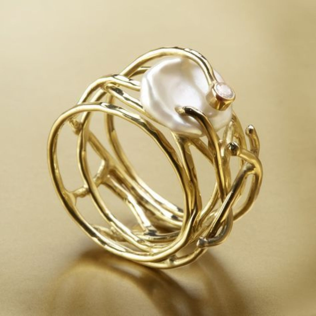 Nuria - Thin Gold Ring with Pearls