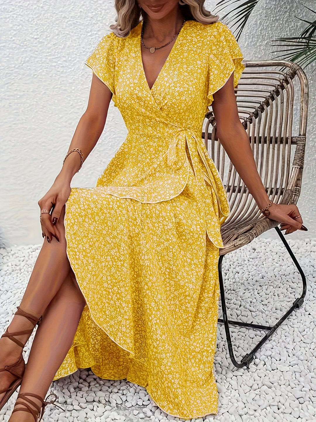 Elara | Flowing, Body-Hugging Wrap Dress