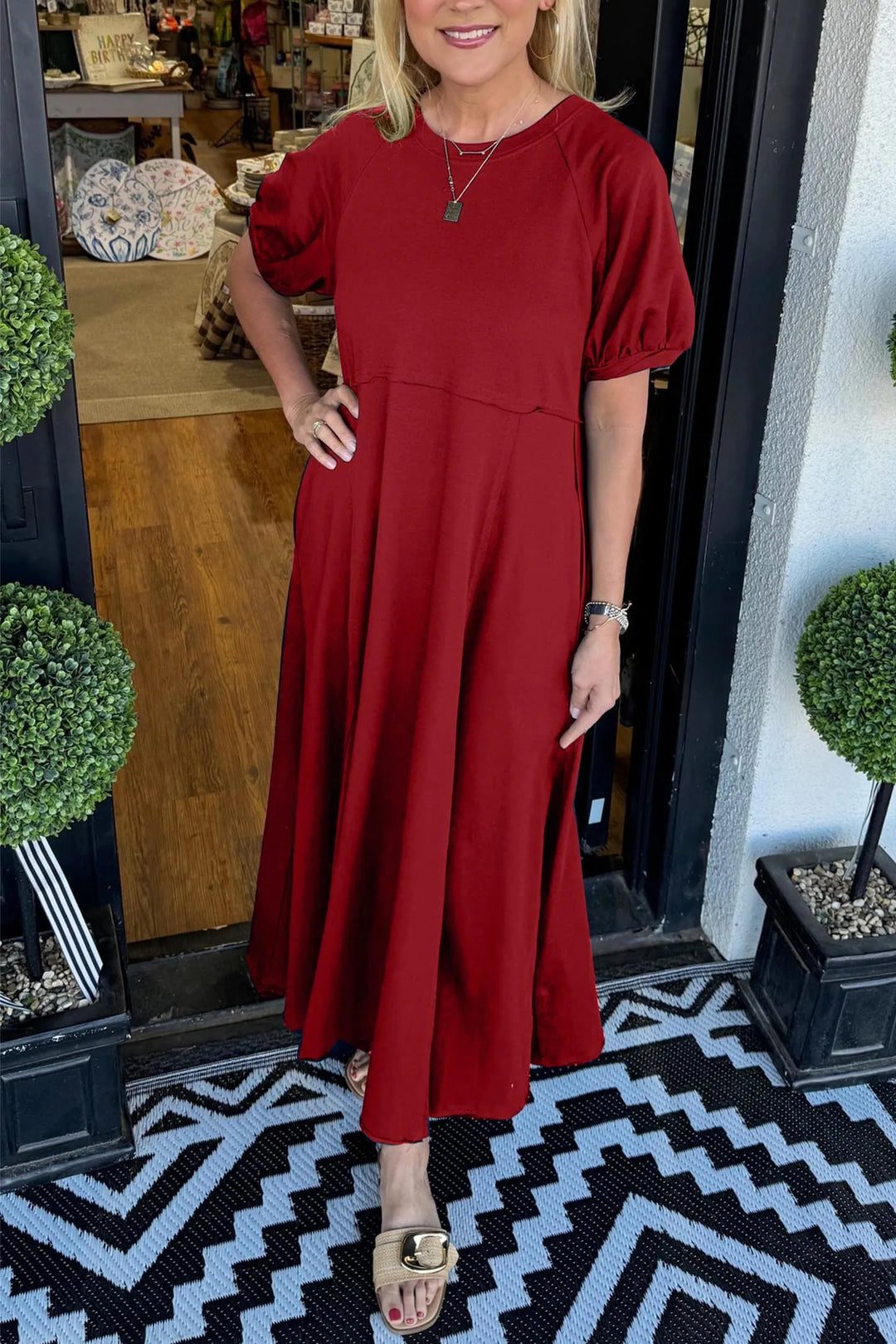 Elegant Maxi Dress with Puff Sleeves and Round Neck