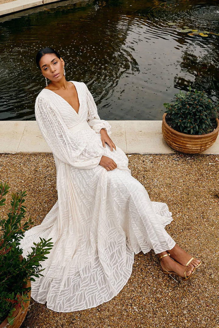 Florie | Elegant Long V-Neck Dress