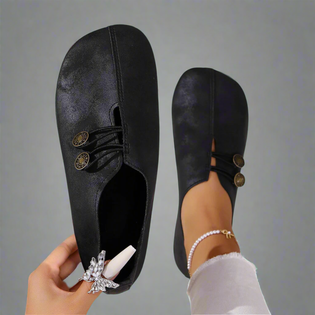 Kreszentia | Cozy Button Slip-On Shoes