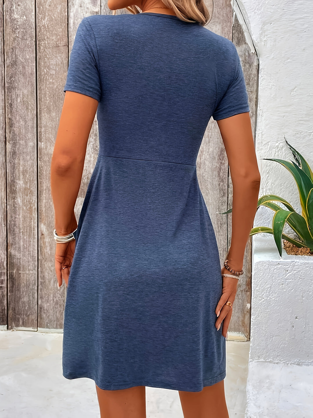 Feliz | Women's Mini Chic Twist Front V-Neck Dress