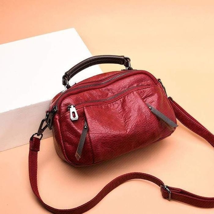 Finbjørg | Small and Versatile Bag in Golden Cognac Shade with Pockets