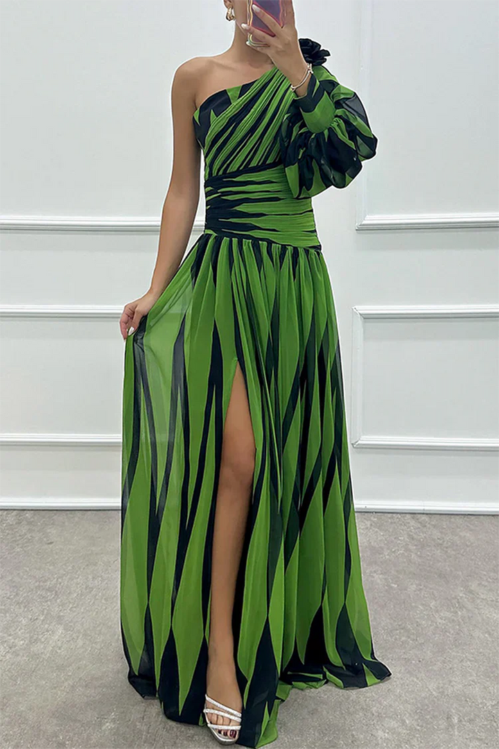 Chloe – Elegant Striped One Shoulder Maxi Dress