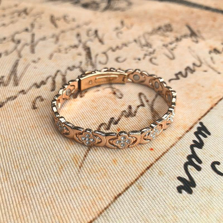 Aurelia™ – Elegant Magnetic Copper Bangle