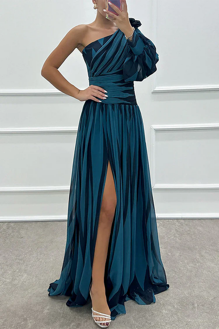 Chloe – Elegant Striped One Shoulder Maxi Dress