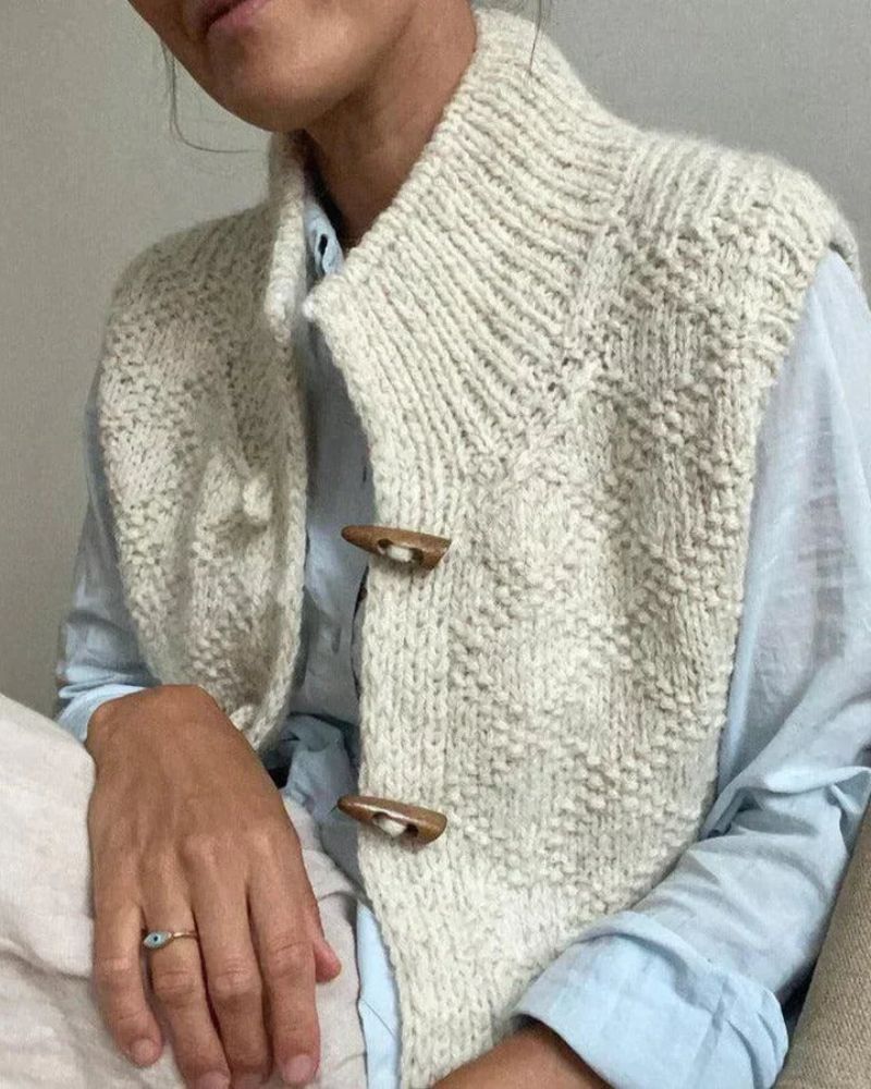 Ingrid | Women's Cozy Sleeveless Cardigan with Buttons