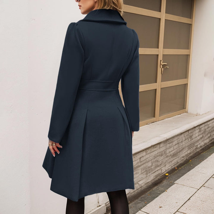 Women's coat with long sleeves and pockets