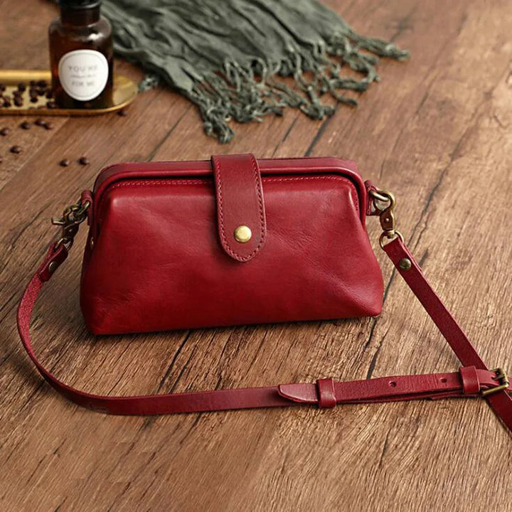 Edis | Classic Retro Shoulder Bag in Compact Format with Buttons