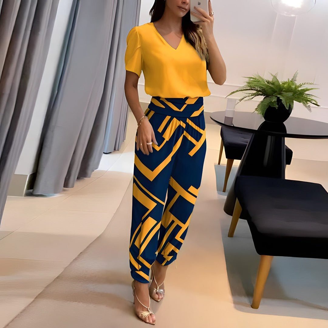 Daphne | Women's Relaxed V-Neck Stylish Set