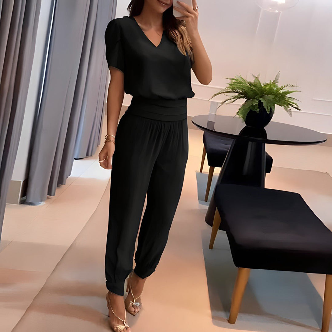 Daphne | Women's Relaxed V-Neck Stylish Set
