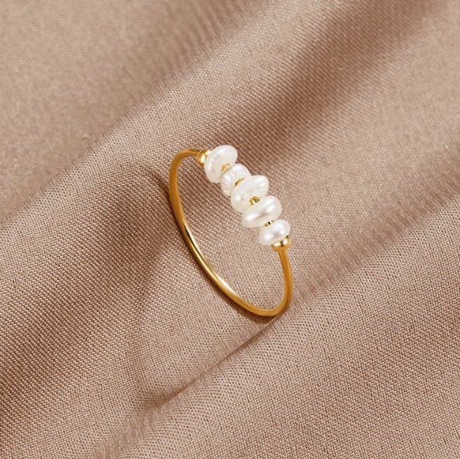 Silva - Ring made of freshwater pearls