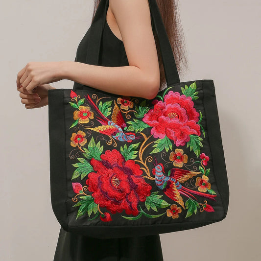 Ingleiv | Embroidered tote bag with artistic expression