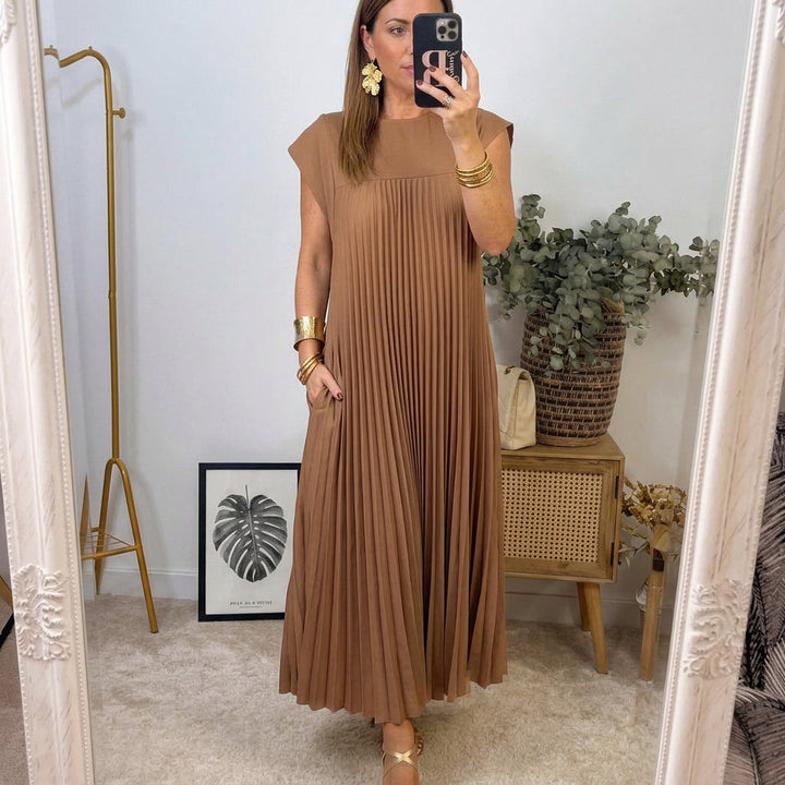 Ana - Classic Comfort Dress