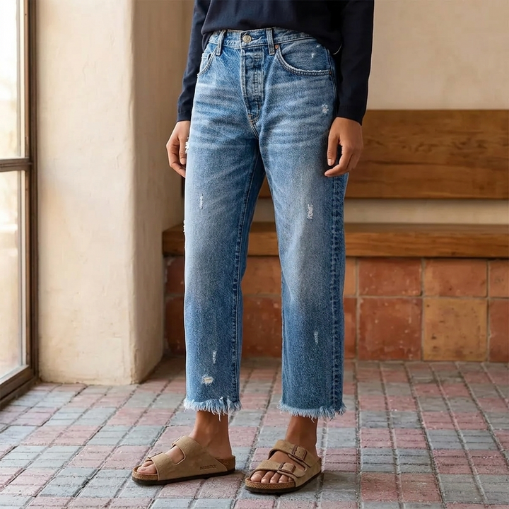 Vivara™ – Vintage-Inspired Cropped Straight Leg Jeans with Fringe