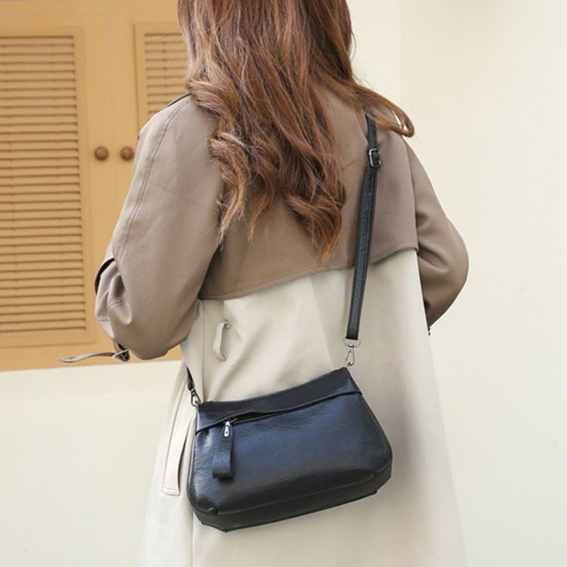 Hallgerd | Elegant shoulder bag with style and Pockets